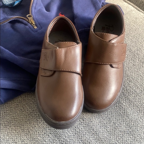 Casual kids shoes  Brand NEW never used - Picture 2 of 4